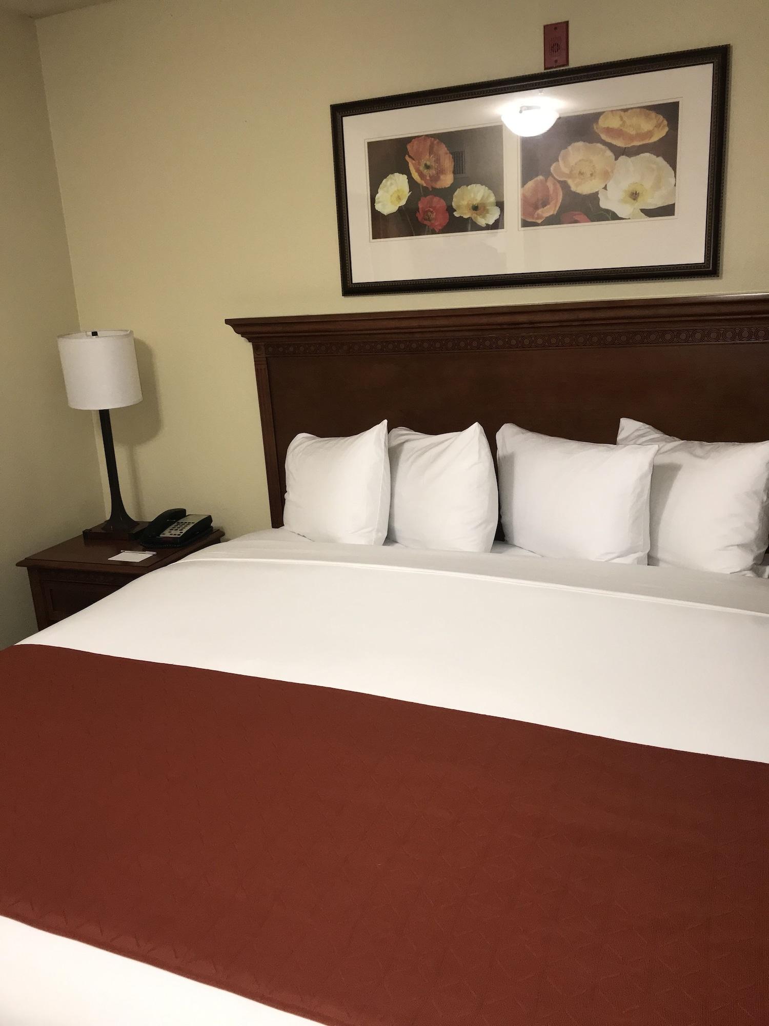 Country & By Radisson, Worth, Tx Hotel