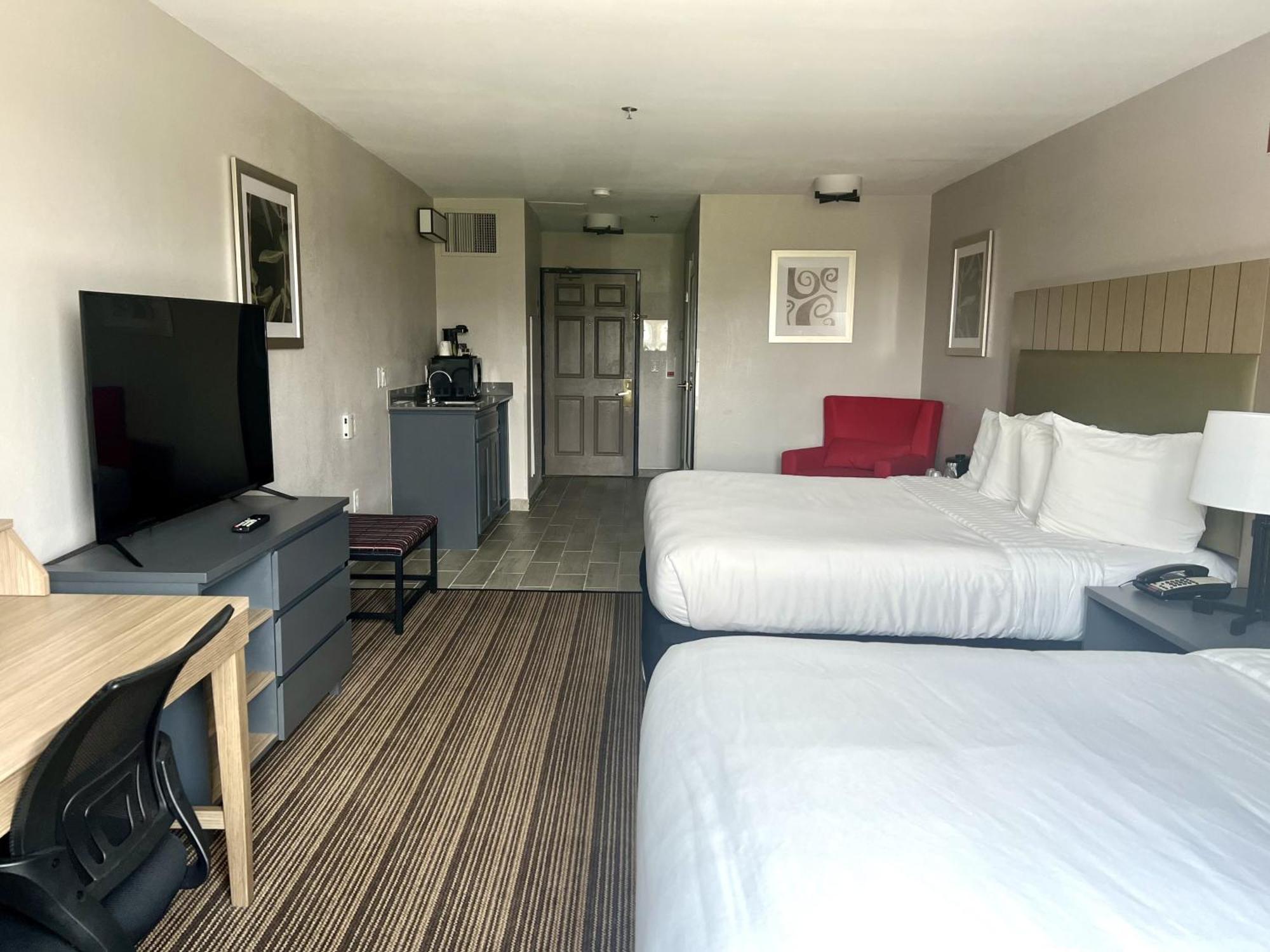 Country & By Radisson, Worth, Tx Hotel