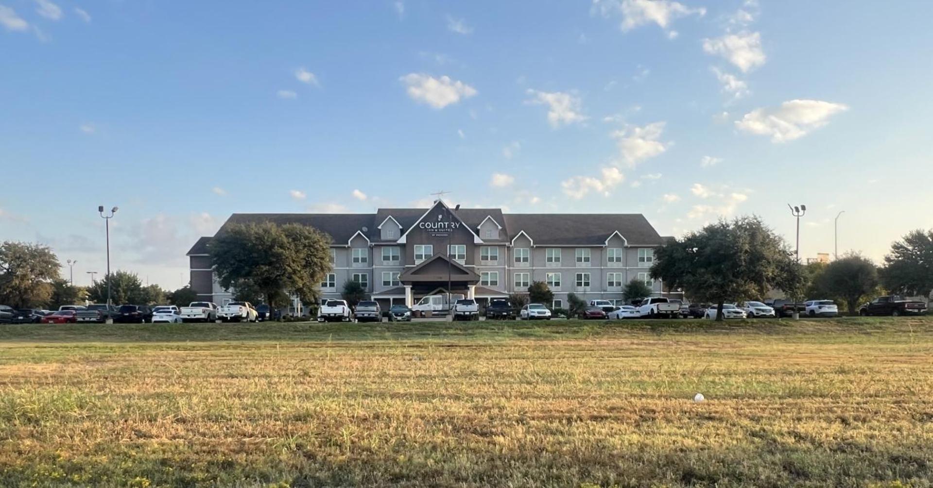 Country & By Radisson, Worth, Tx Hotel