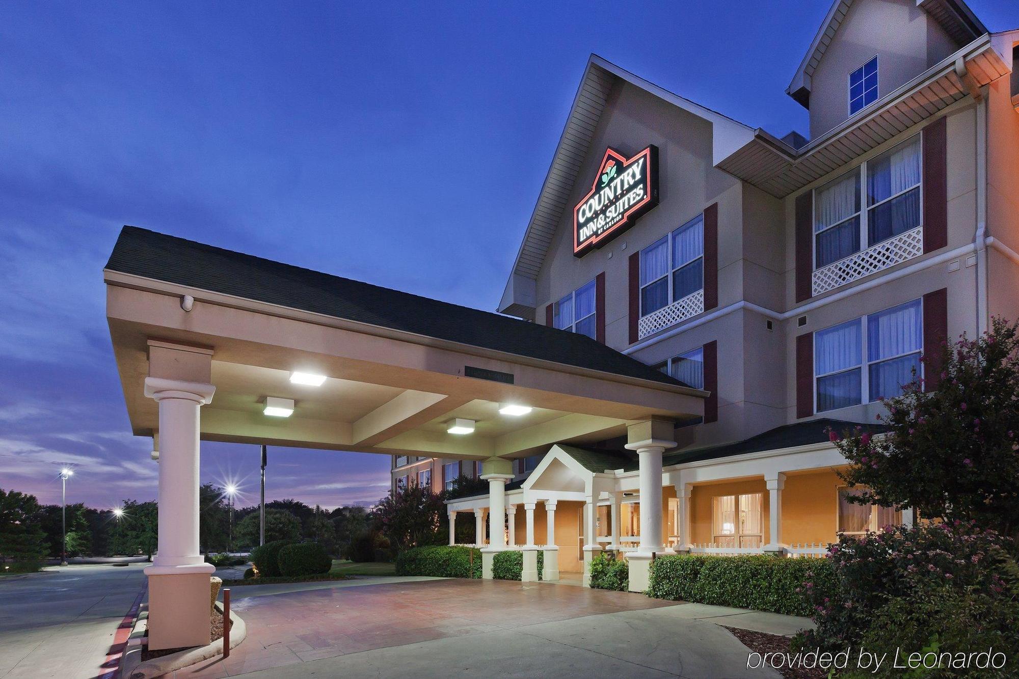 Hotel Country & By Radisson, Worth, Tx 3*