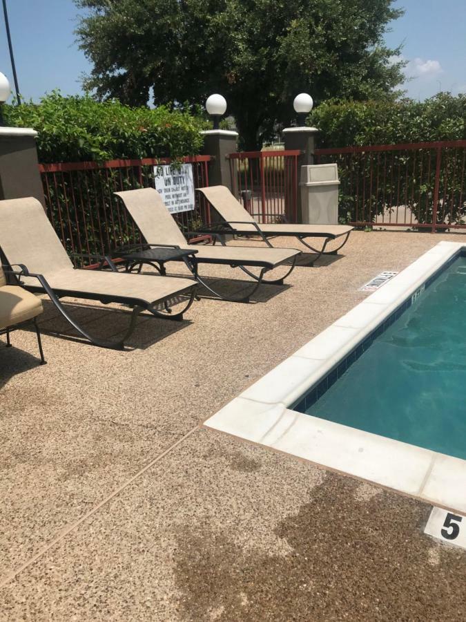 Country & By Radisson, Worth, Tx