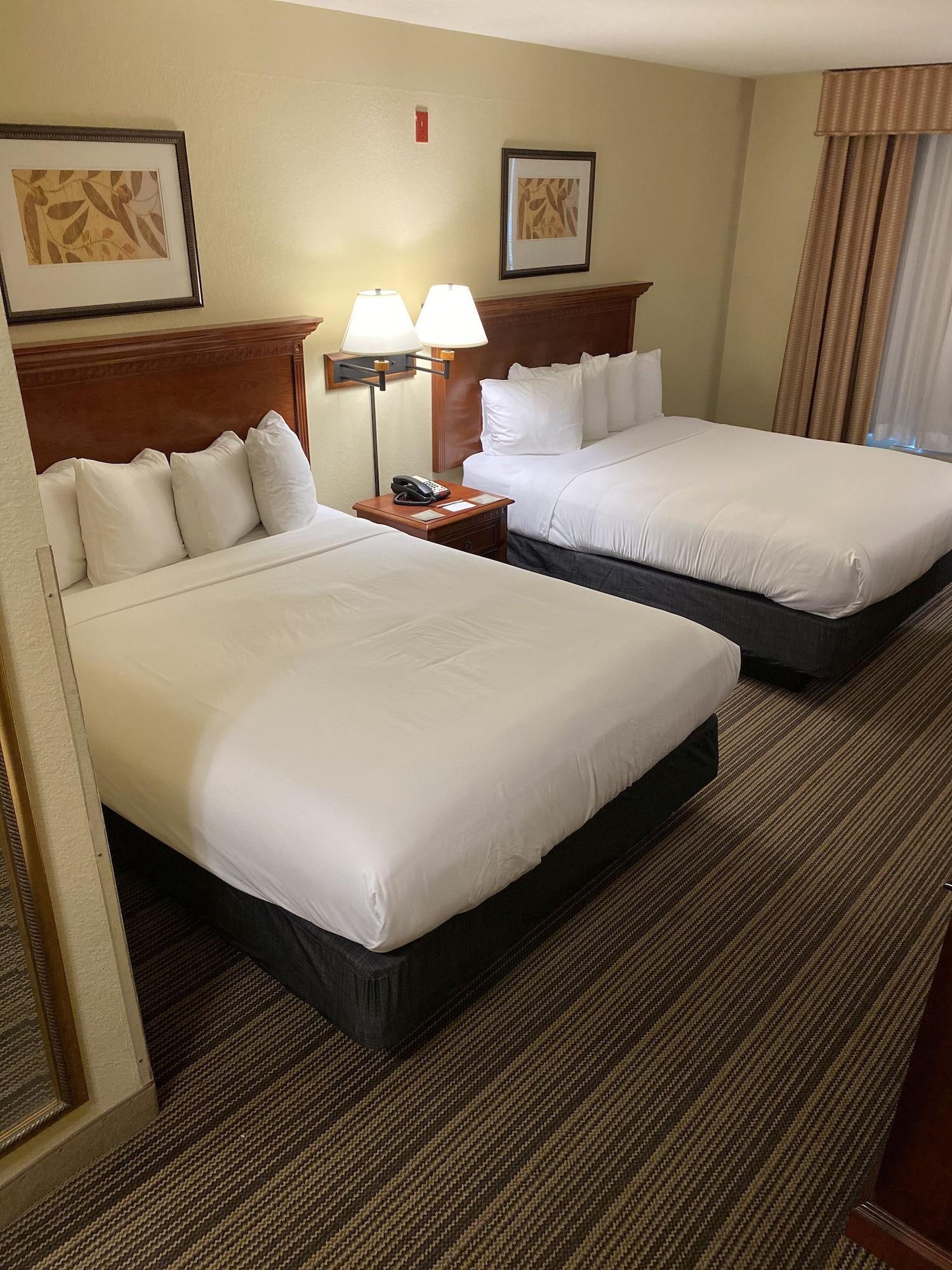 Country & By Radisson, Worth, Tx Hotel 3*
