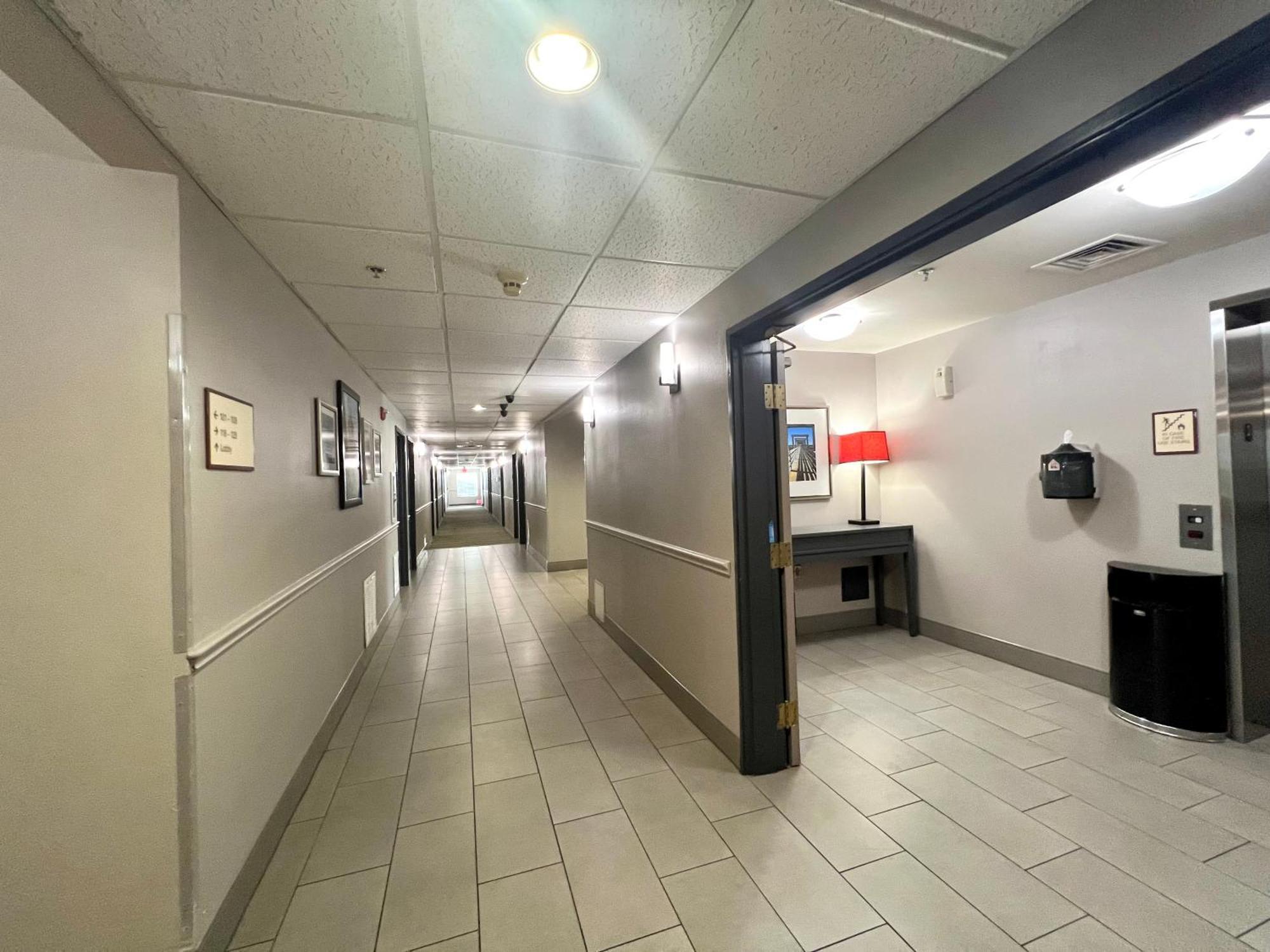 Country & By Radisson, Worth, Tx Hotel 3*